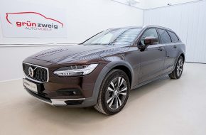 Volvo V90 Cross Country B4 AWD Geartronic Momentum Pro bei Grünzweig Automobil GmbH in 