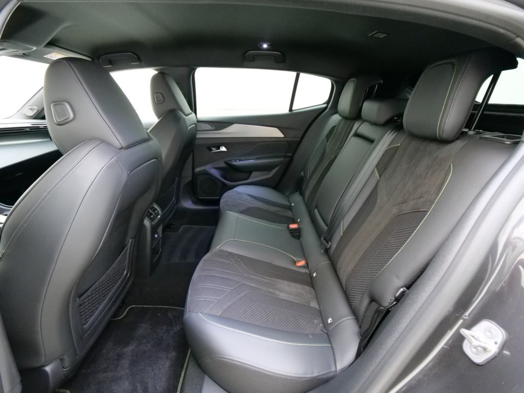 Peugeot 408 PHEV 225 e-EAT8 GT