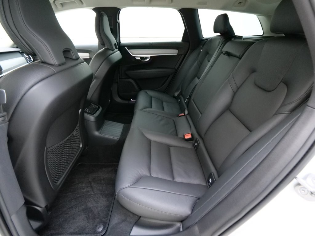 Volvo V90 T6 AWD Recharge PHEV Plus Dark
