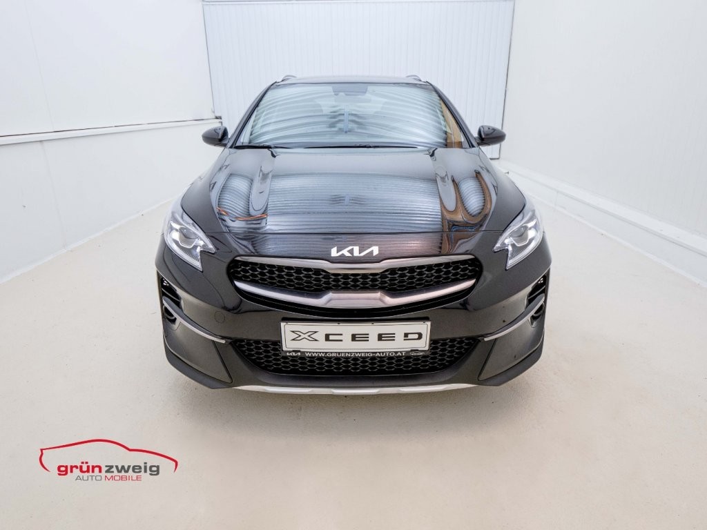 KIA Xceed 1,6 CRDI 48V Silber DCT