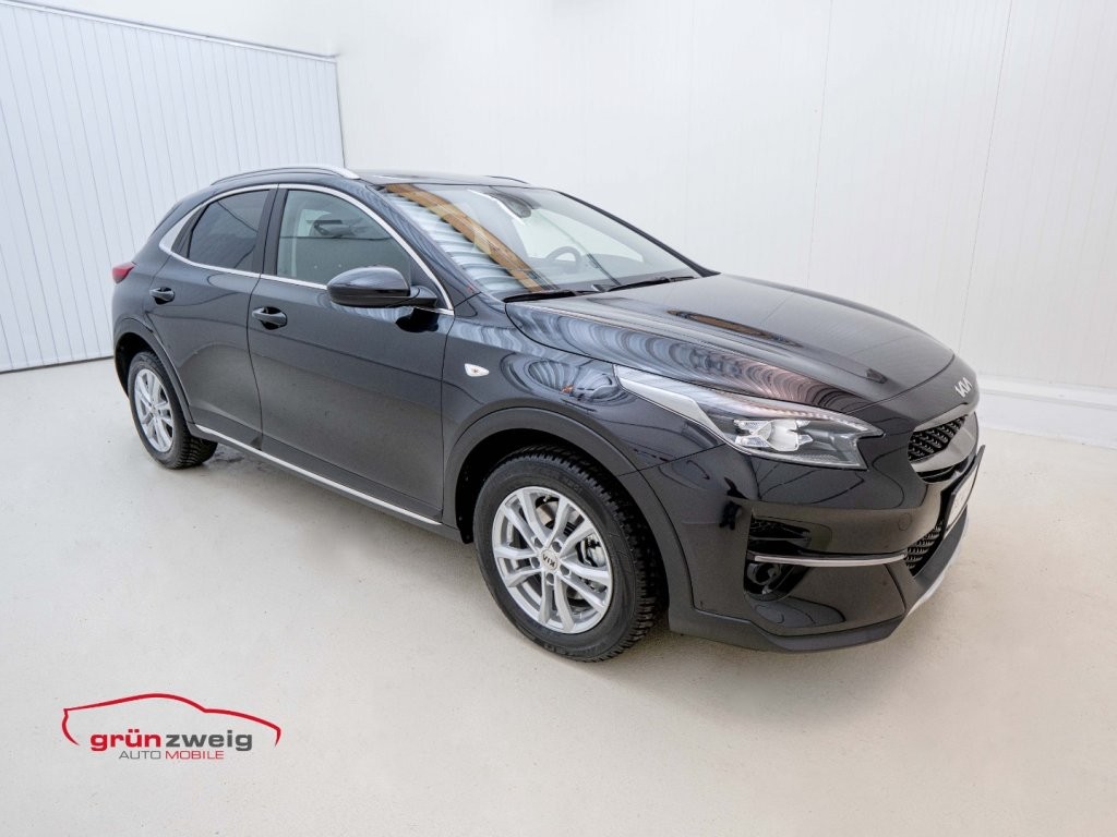 KIA Xceed 1,6 CRDI 48V Silber DCT