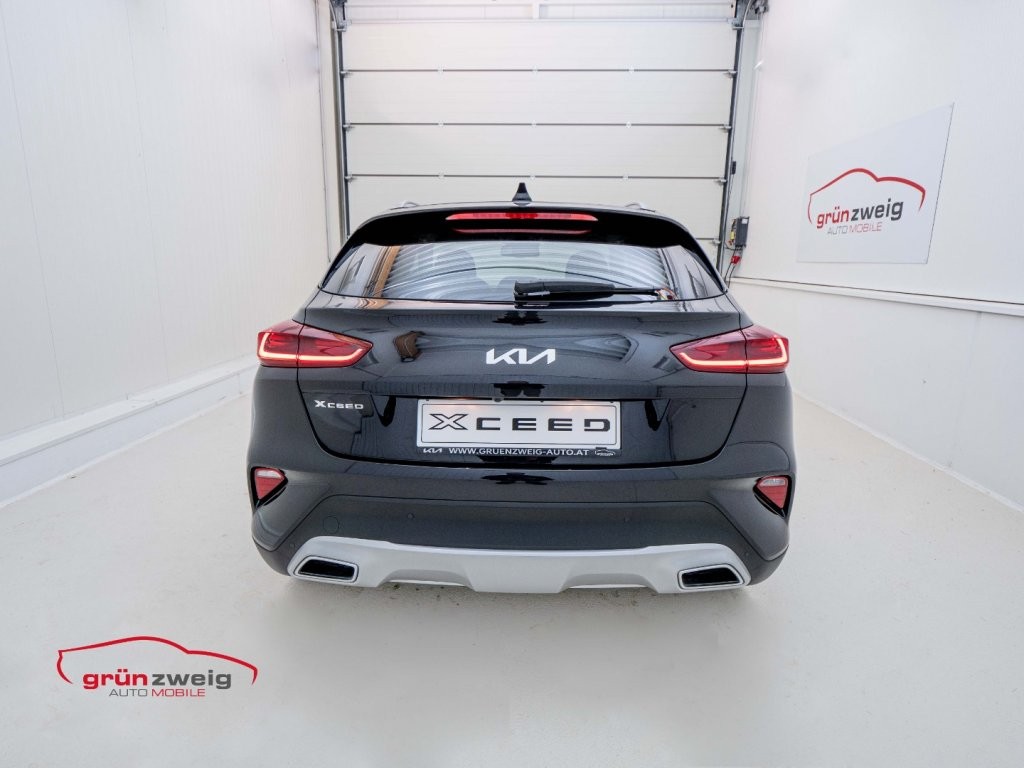 KIA Xceed 1,6 CRDI 48V Silber DCT