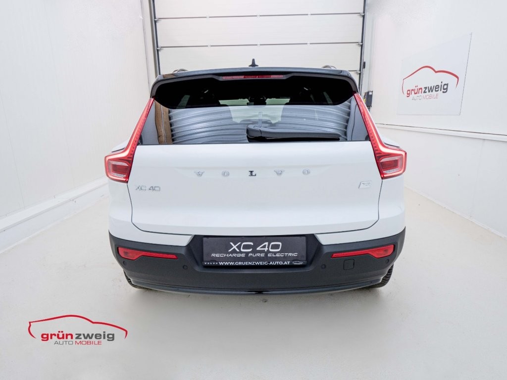 Volvo EX40 Single Motor Extended Range 82kWh Ultra Dark