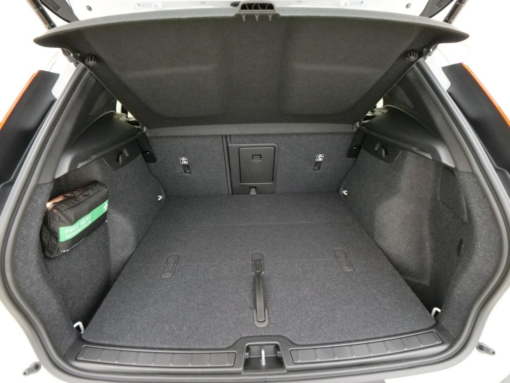 Volvo EX40 Single Motor Extended Range 82kWh Ultra Dark