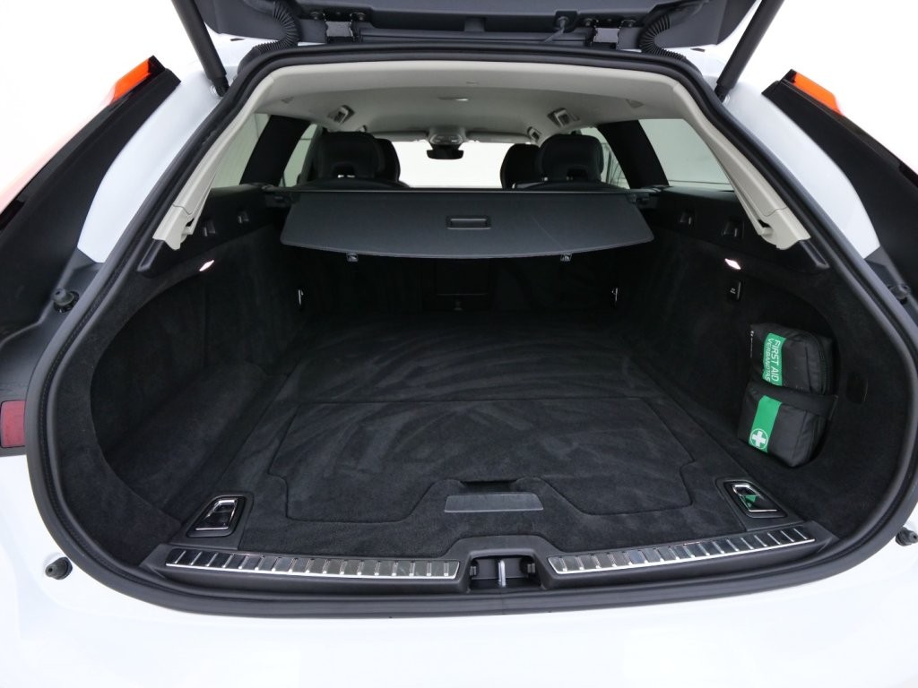 Volvo V90 T6 AWD Recharge PHEV Plus Dark