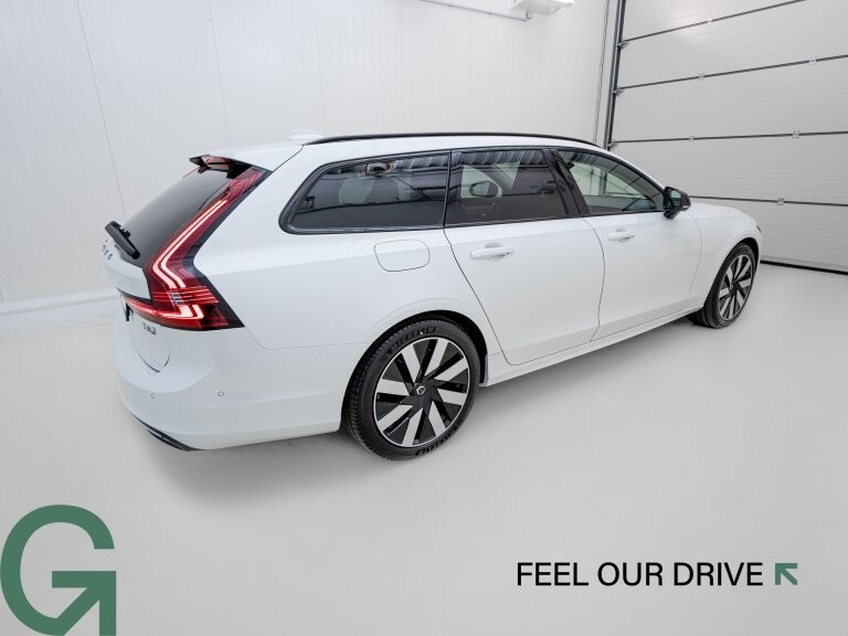 Volvo V90 T6 AWD Recharge PHEV Plus Dark